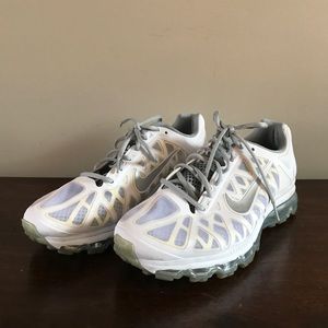 NIKE 2011 AirMax Sneakers White / Silver Size 11